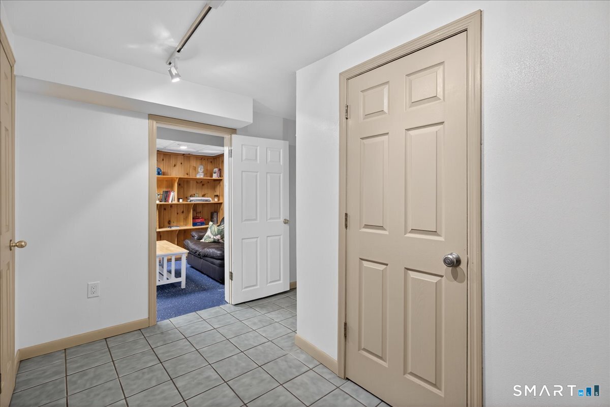 595 Laurel Street East Haven CT 06512