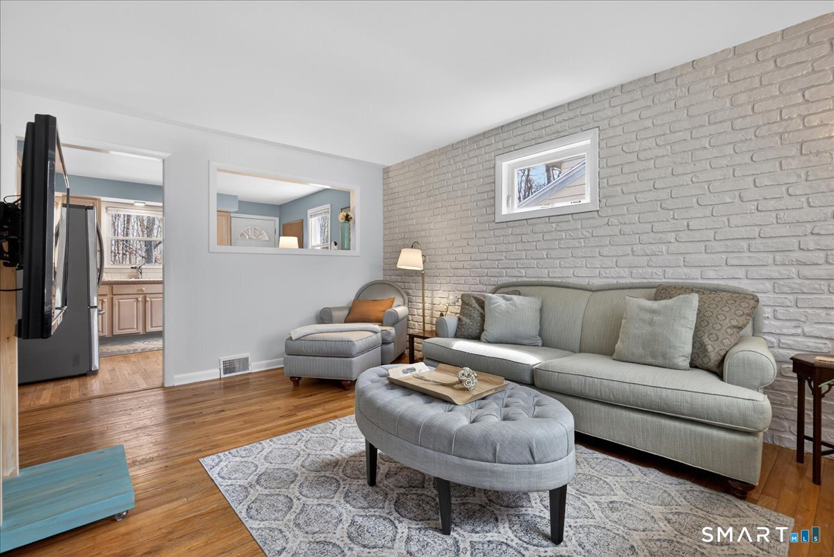 595 Laurel Street East Haven CT 06512