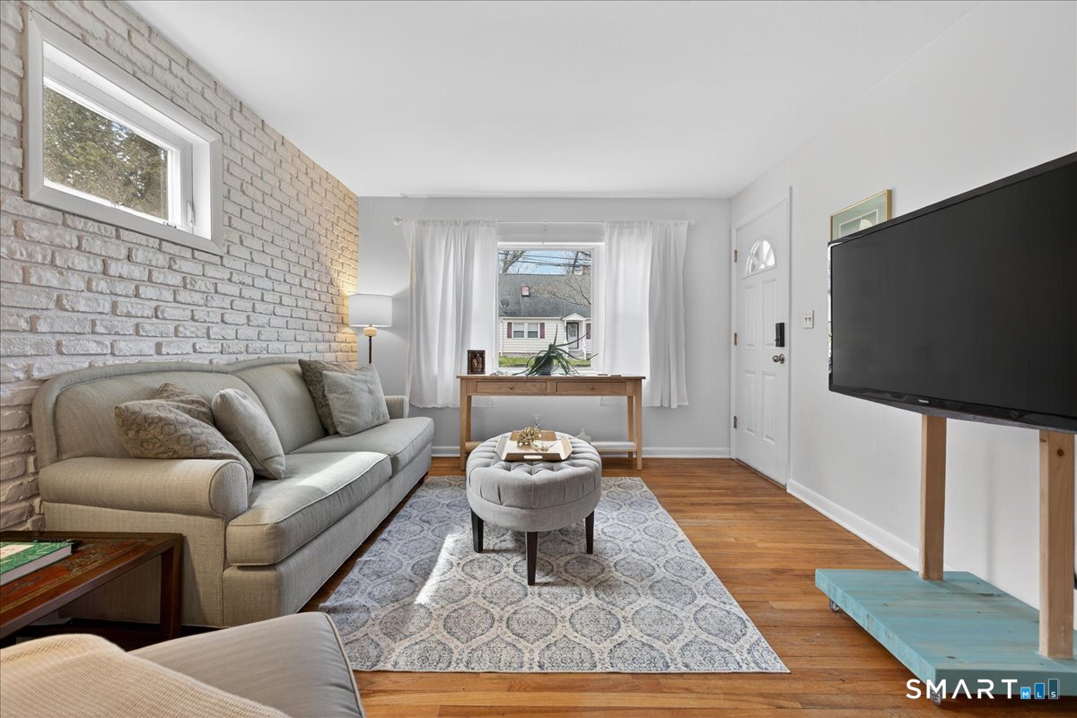 595 Laurel Street East Haven CT 06512