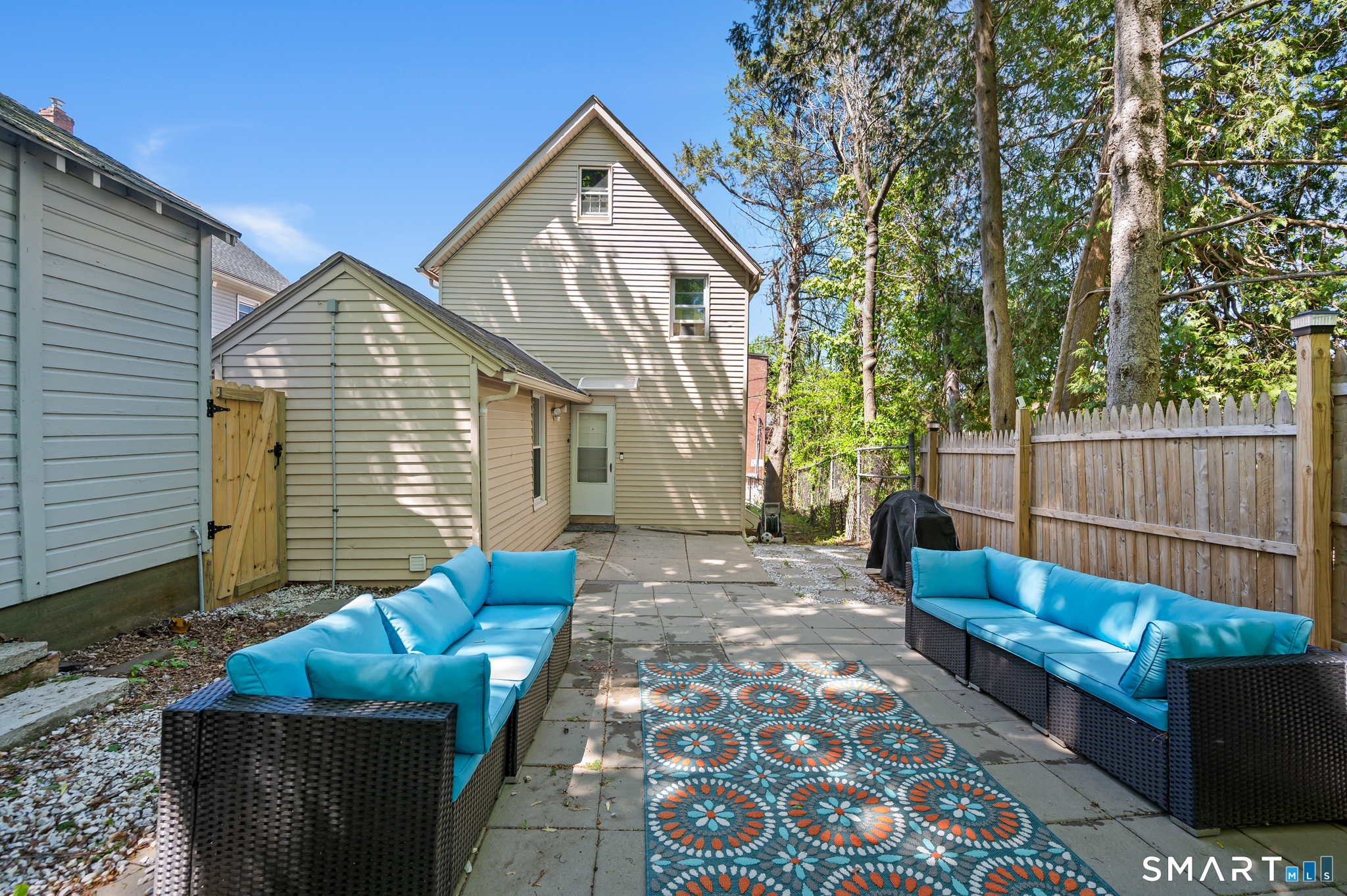 3 Flower Street Middletown CT 06457