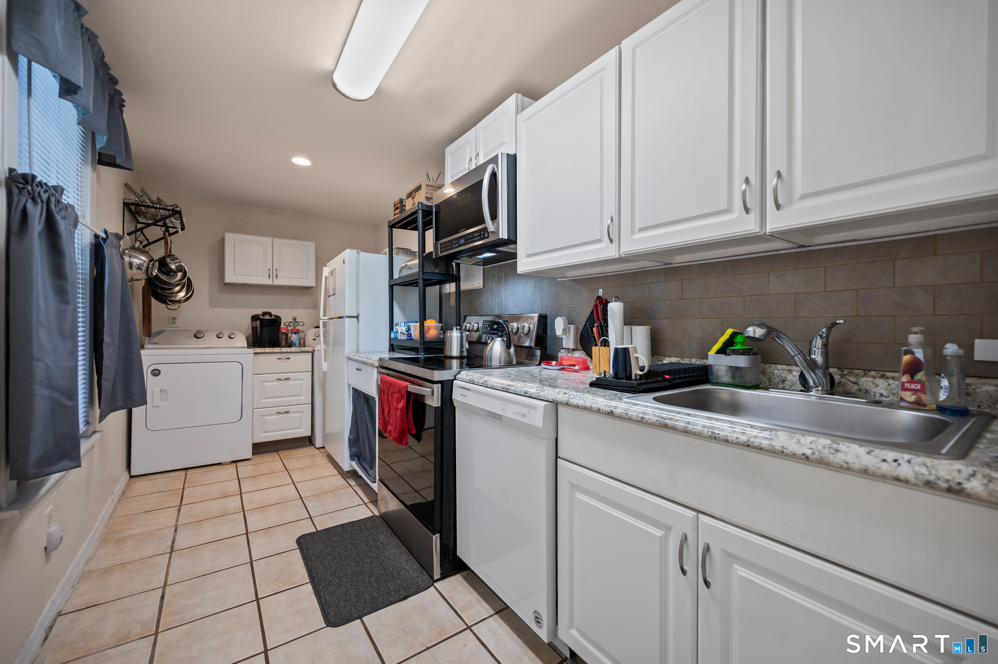 3 Flower Street Middletown CT 06457