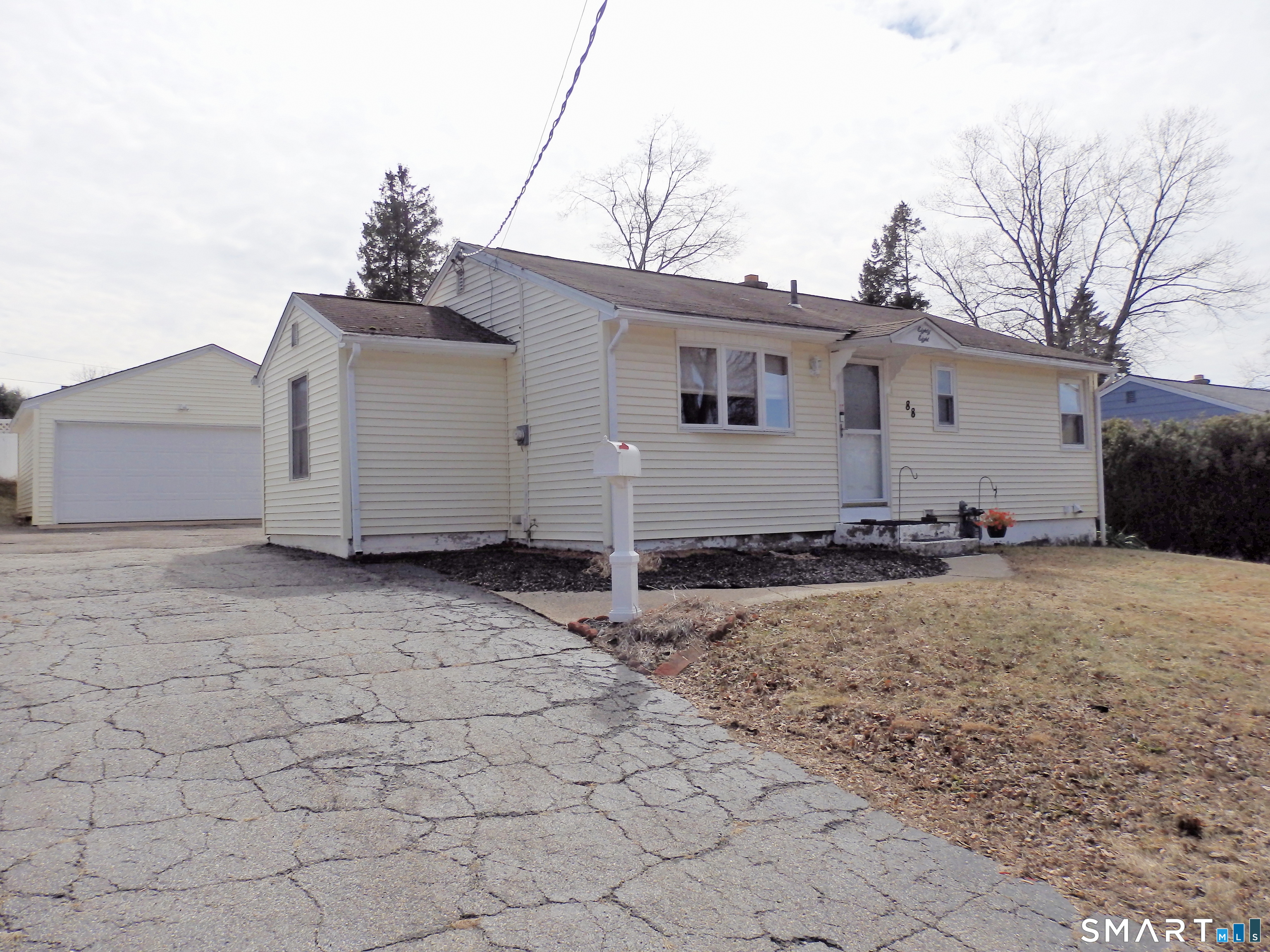 88 Brookview Avenue Waterbury CT 06706