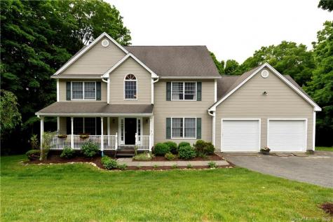24 Brookfield Meadows Brookfield CT 06804