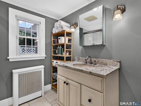 40 Niles Hill Road New London CT 06320