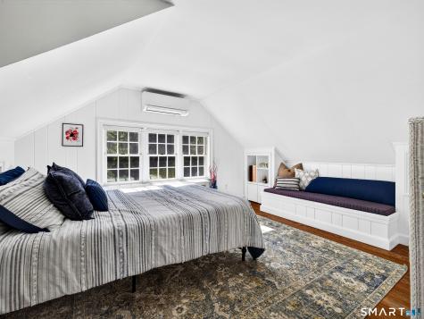 40 Niles Hill Road New London CT 06320