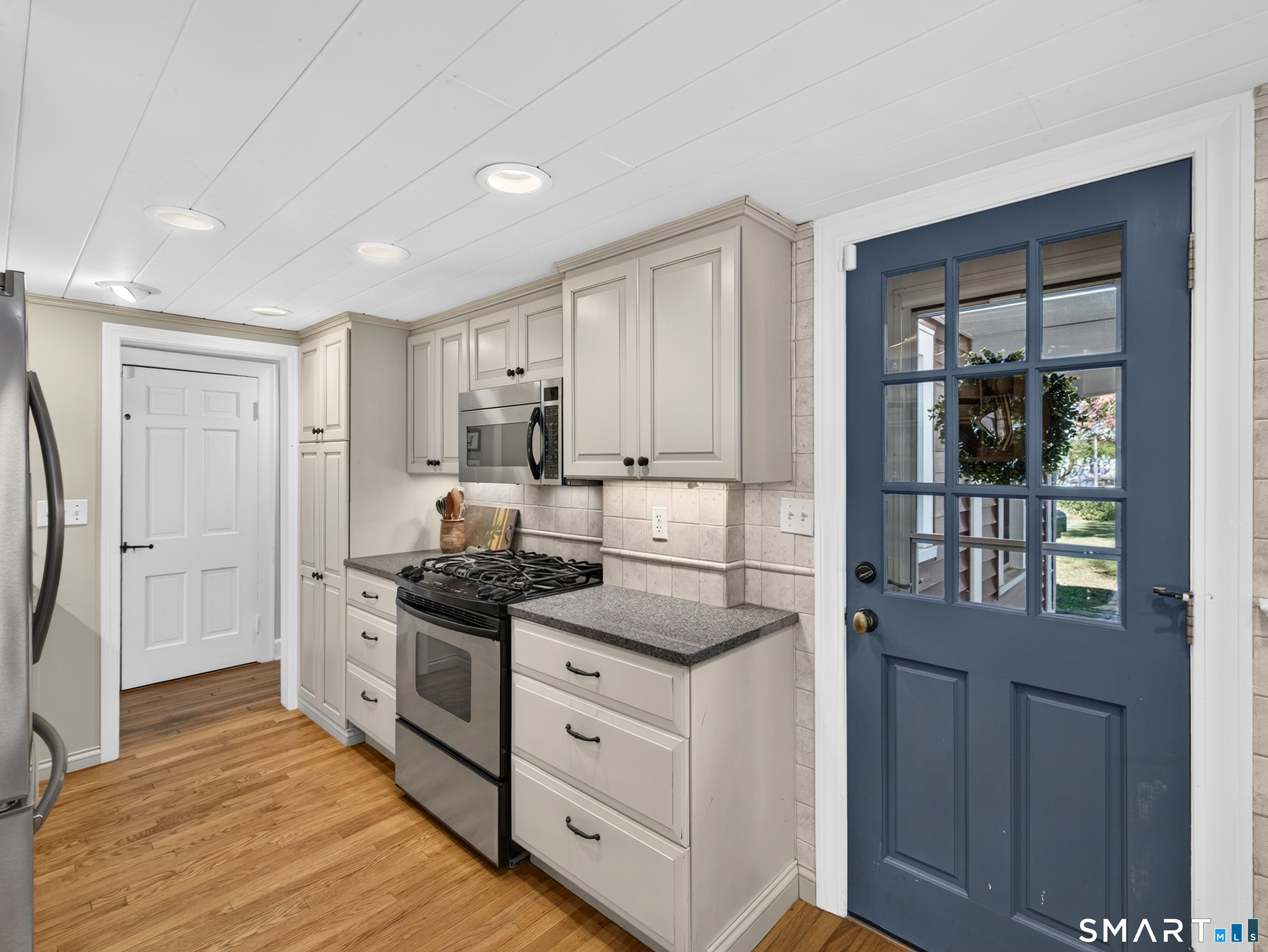 40 Niles Hill Road New London CT 06320