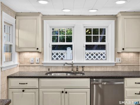 40 Niles Hill Road New London CT 06320