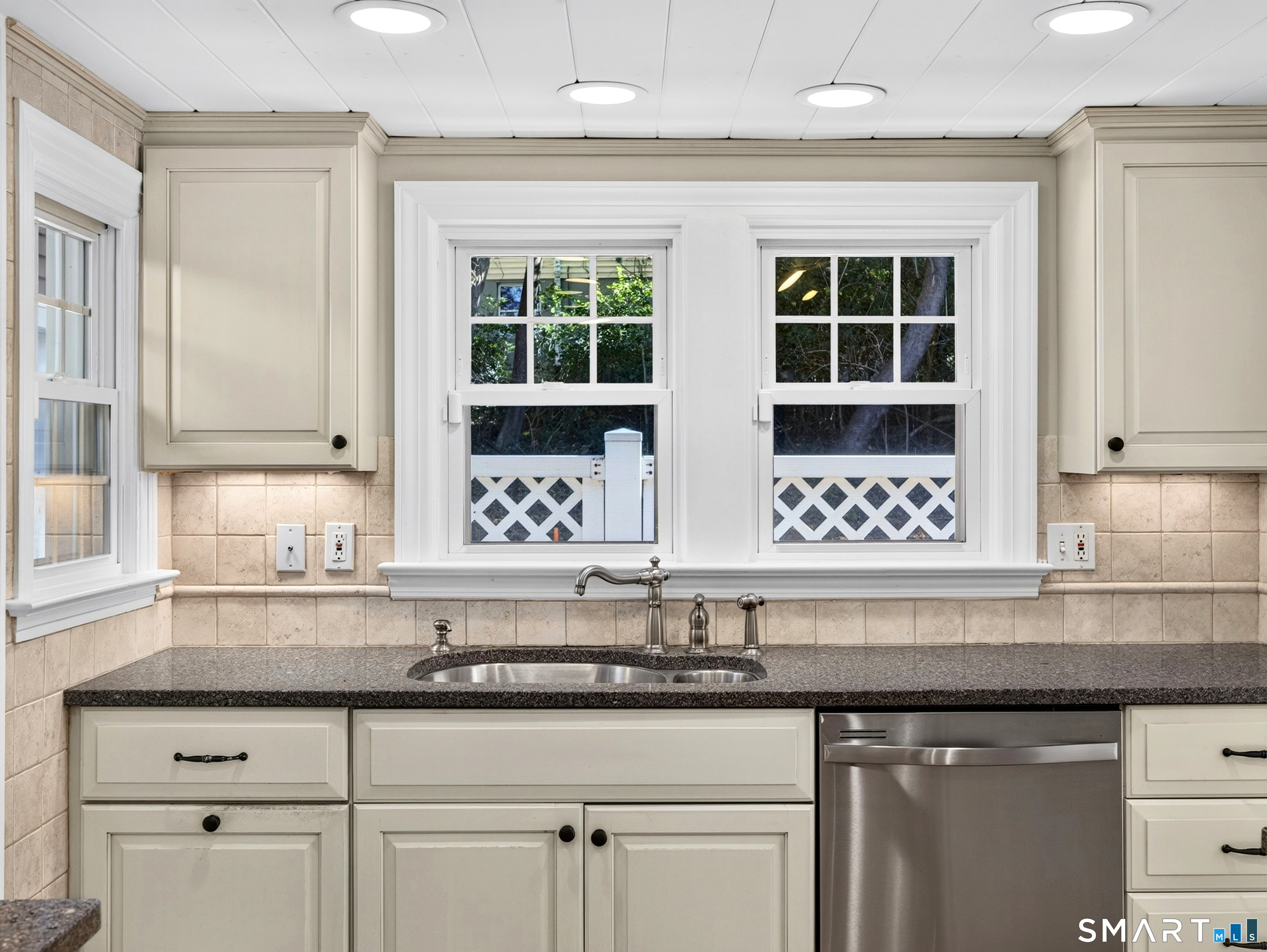 40 Niles Hill Road New London CT 06320