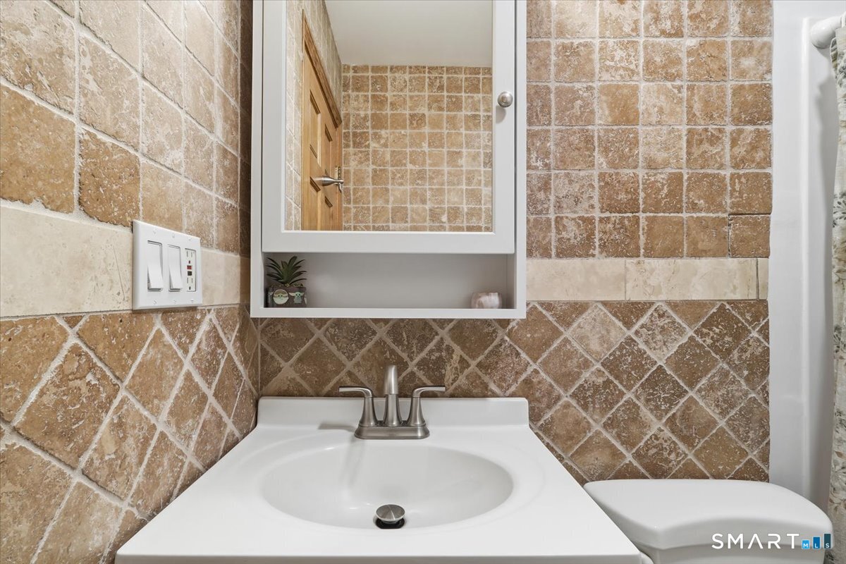31 Iron Street Ledyard CT 06339