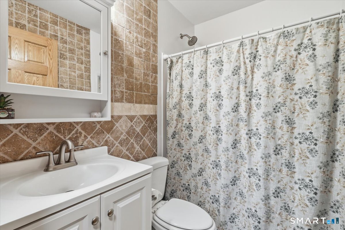 31 Iron Street Ledyard CT 06339