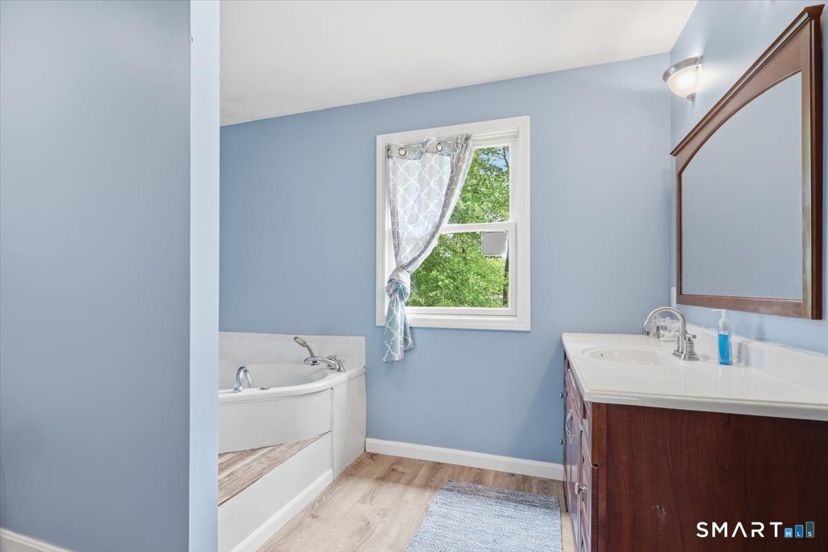31 Iron Street Ledyard CT 06339