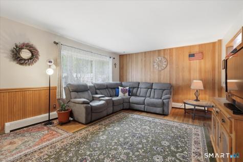 31 Iron Street Ledyard CT 06339