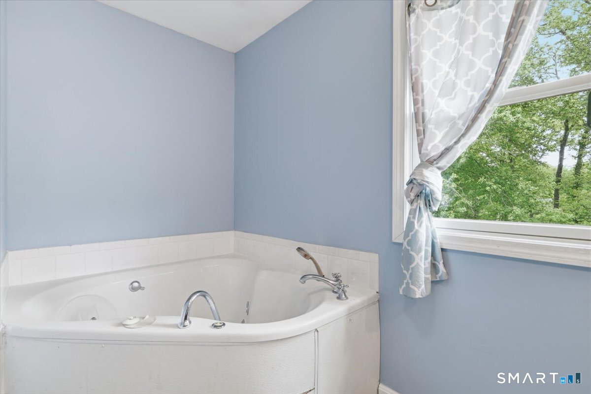 31 Iron Street Ledyard CT 06339