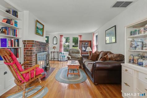 10 Hillwood Place Norwalk CT 06850