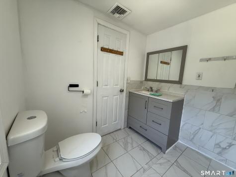 4 Bishop Street North Haven CT 06473