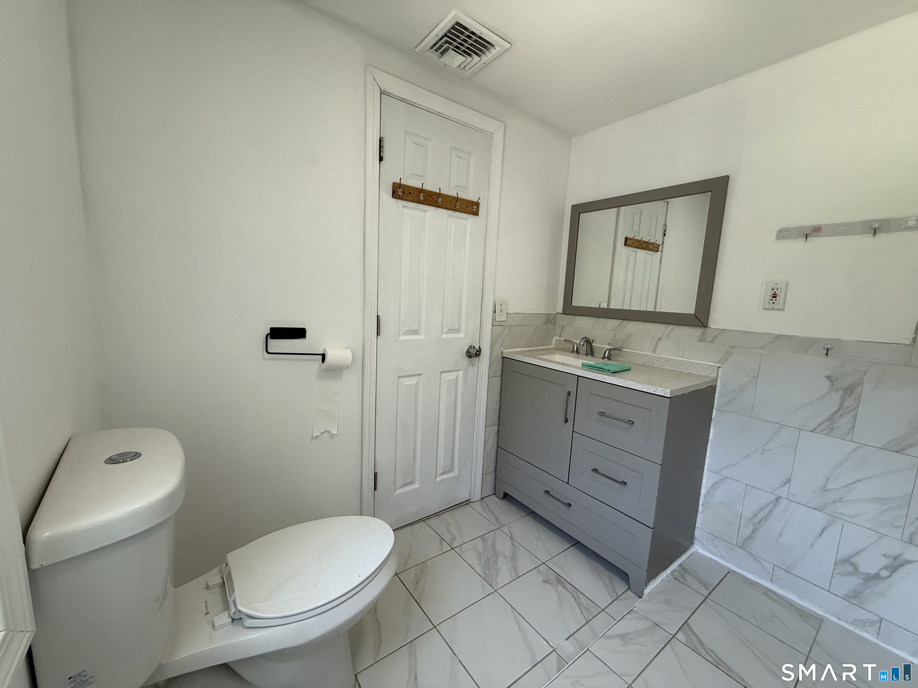 4 Bishop Street North Haven CT 06473