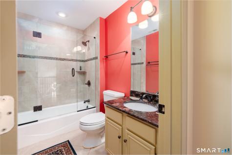16 Caveson Court Middlebury CT 06762