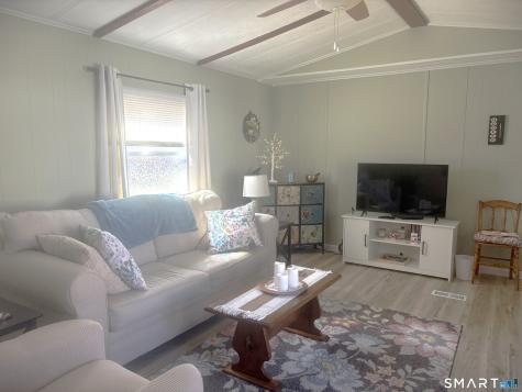 136 Hunters Road Norwich CT 06360