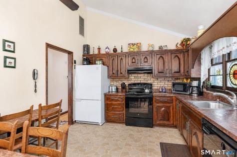 10 Rolf Drive Danbury CT 06810