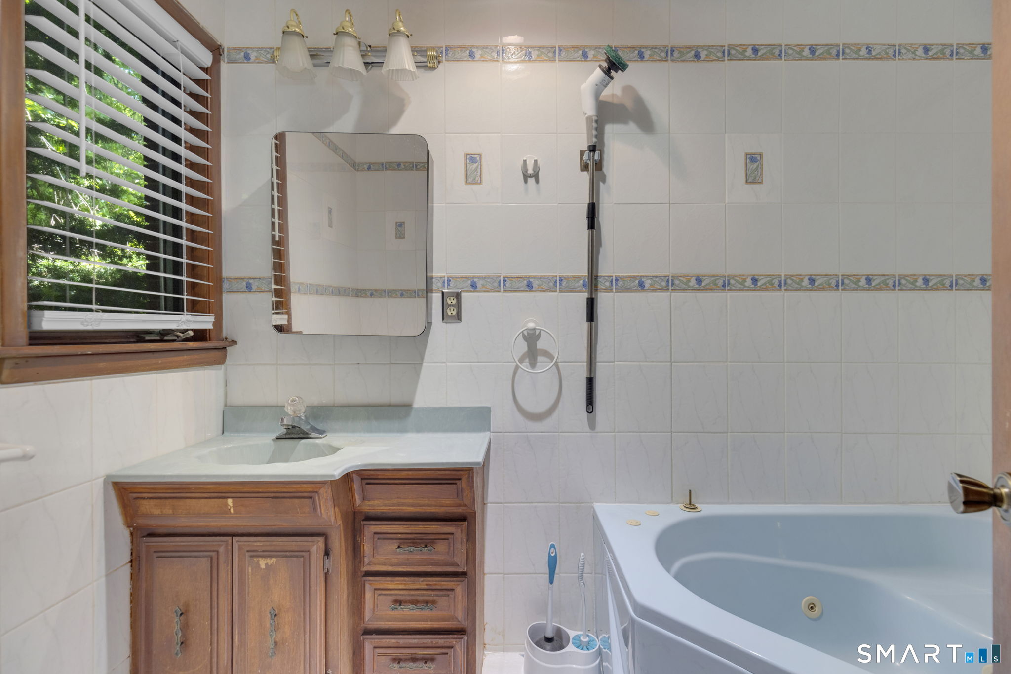 2595 Albany Avenue West Hartford CT 06117