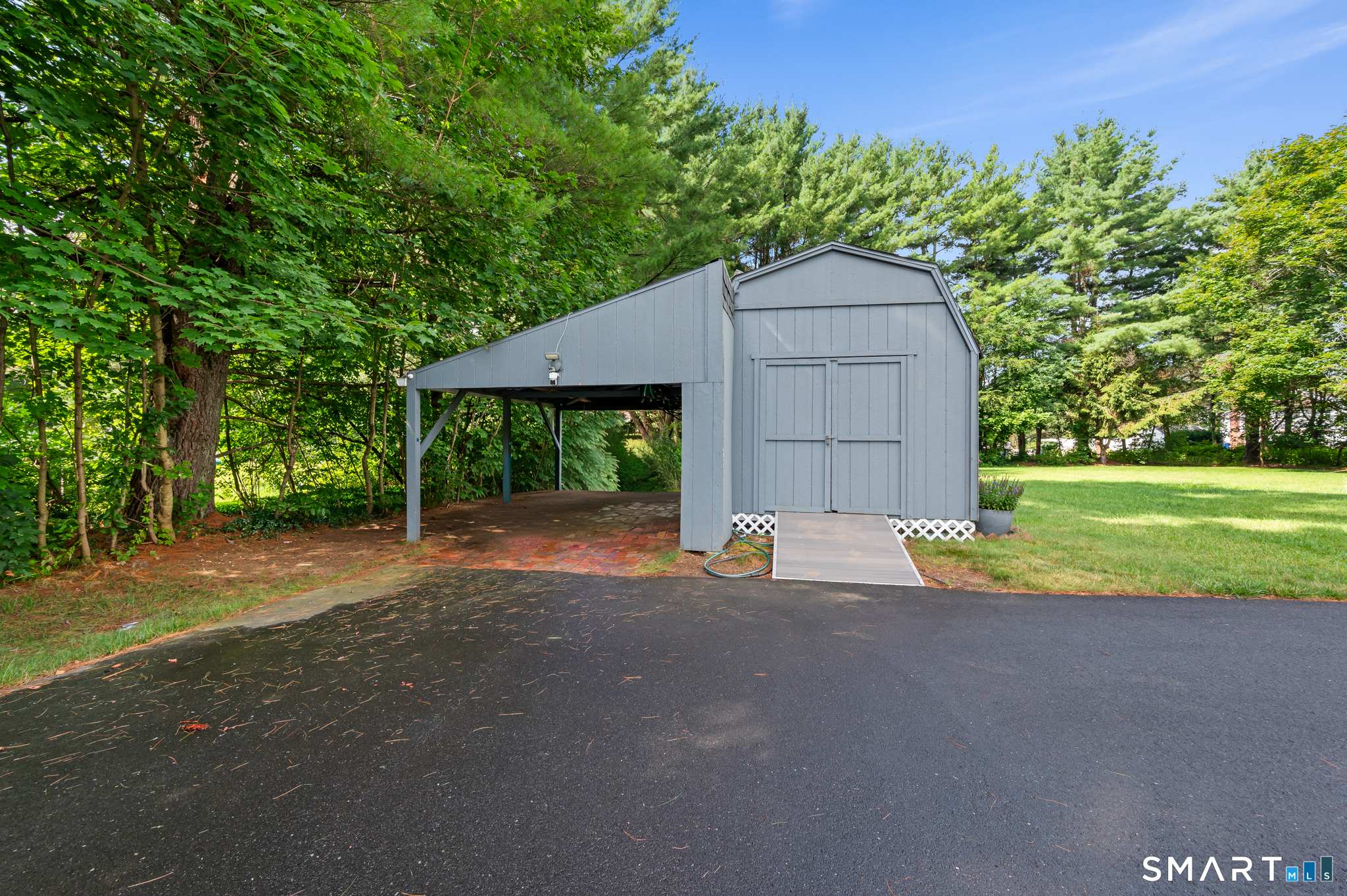7 Field Drive Simsbury CT 06070