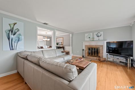 7 Field Drive Simsbury CT 06070