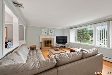 7 Field Drive Simsbury CT 06070