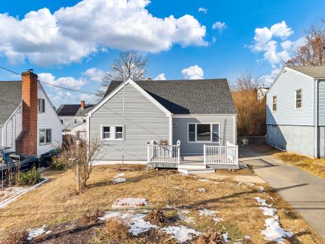 37 Sunset Street New London CT 06320