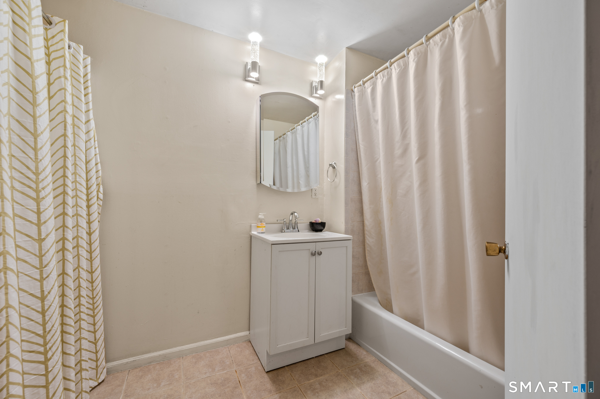 72 Old Meadow Plain Road Simsbury CT 06089