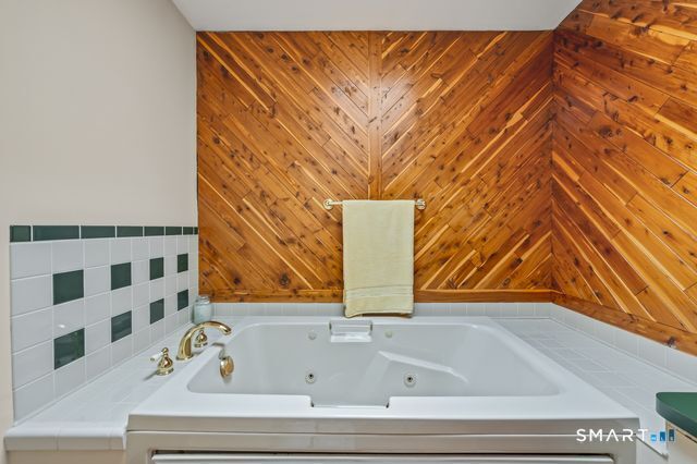 17 Markham Road East Hampton CT 06424