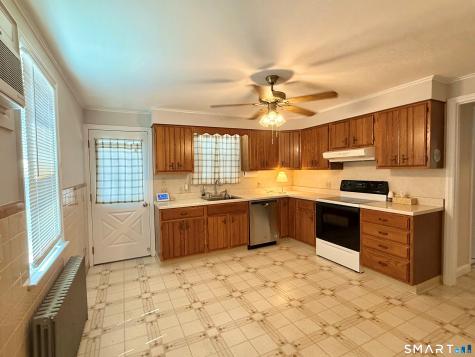 15 Rosedale Terrace Stratford CT 06614