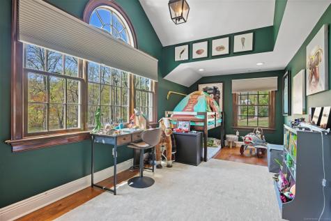 33 Cliffdale Road Greenwich CT 06831