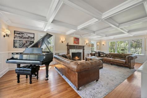 33 Cliffdale Road Greenwich CT 06831