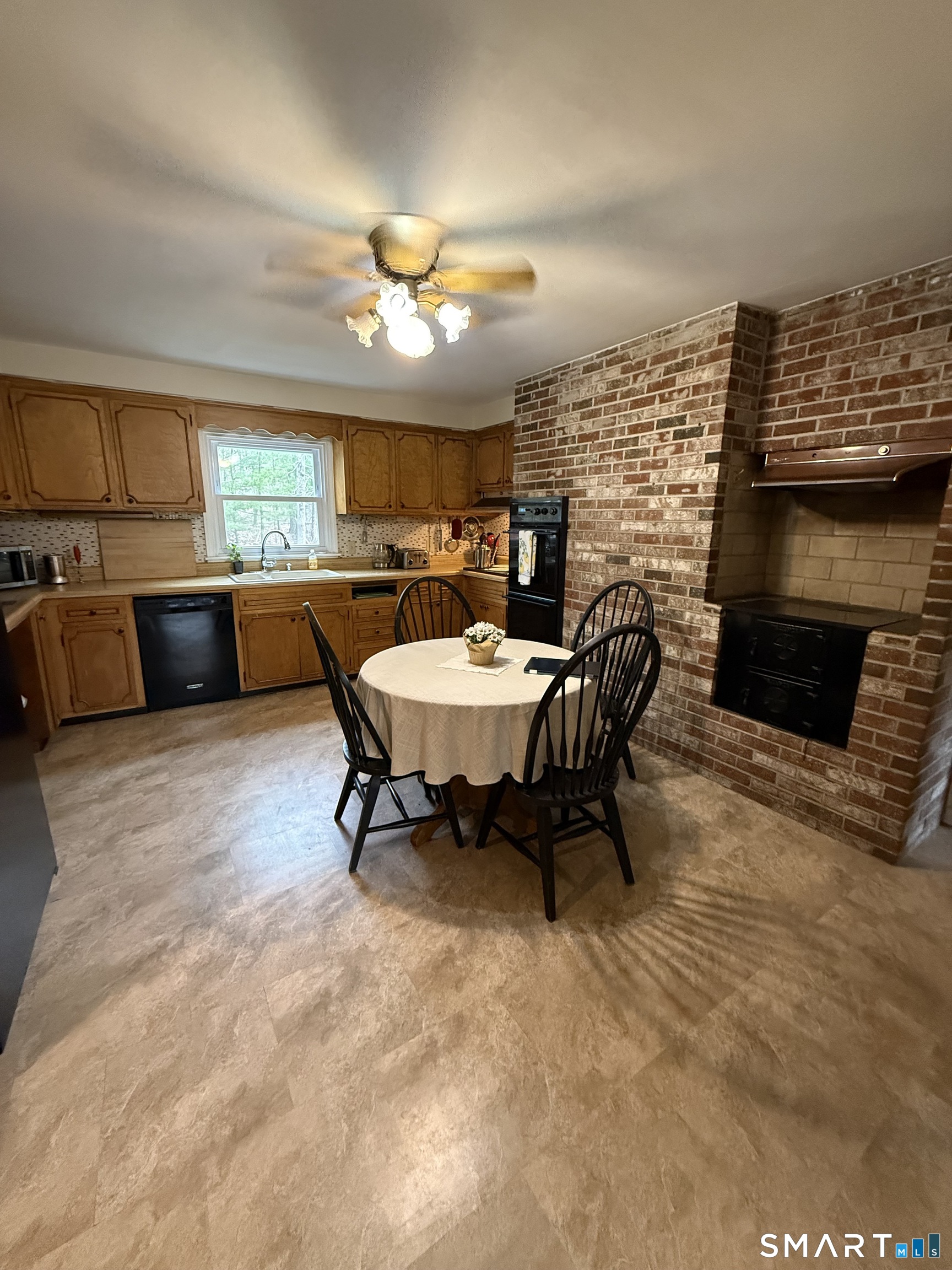 7 Willow Lane East Lyme CT 06333