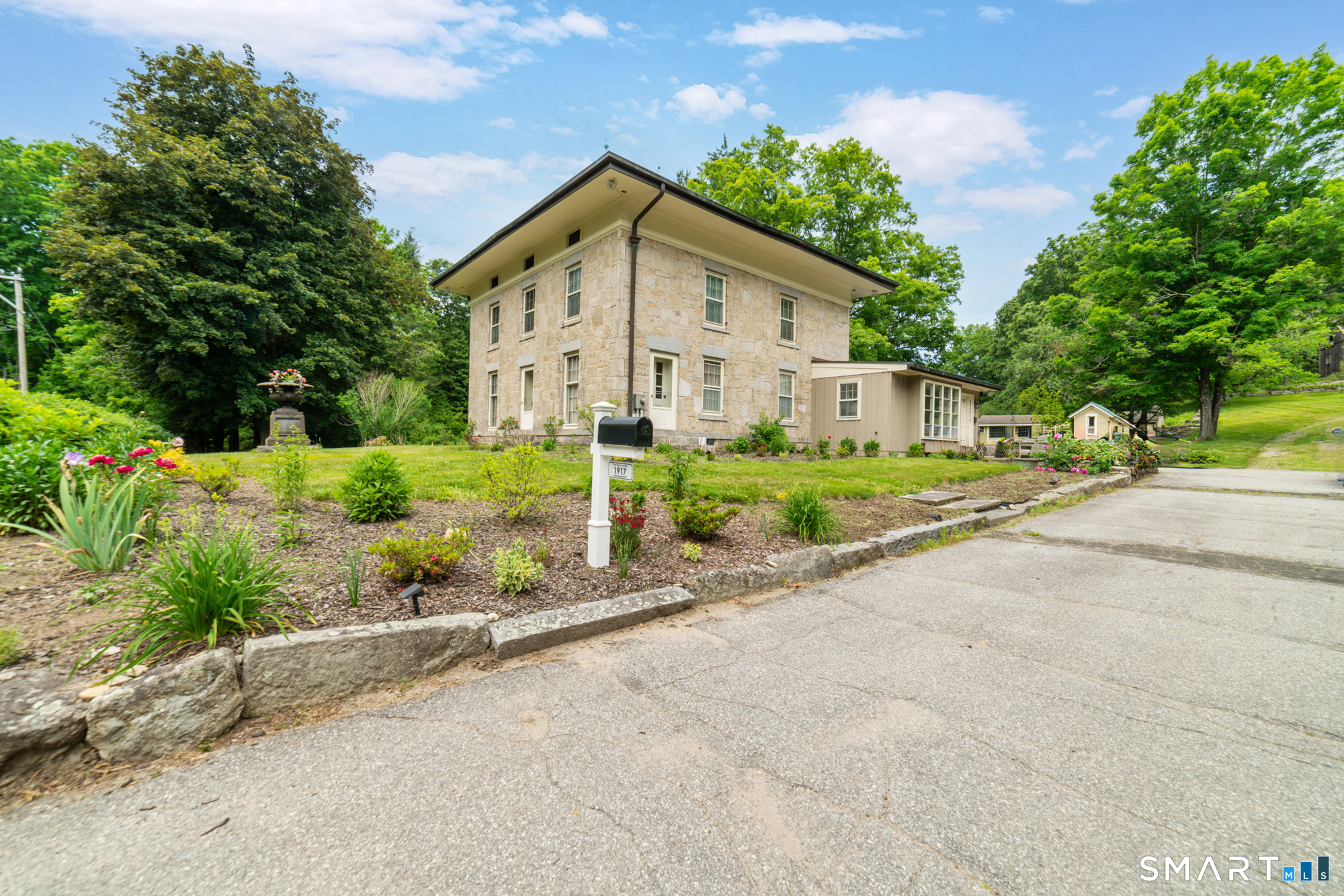 1917 Main North Street Woodbury CT 06798