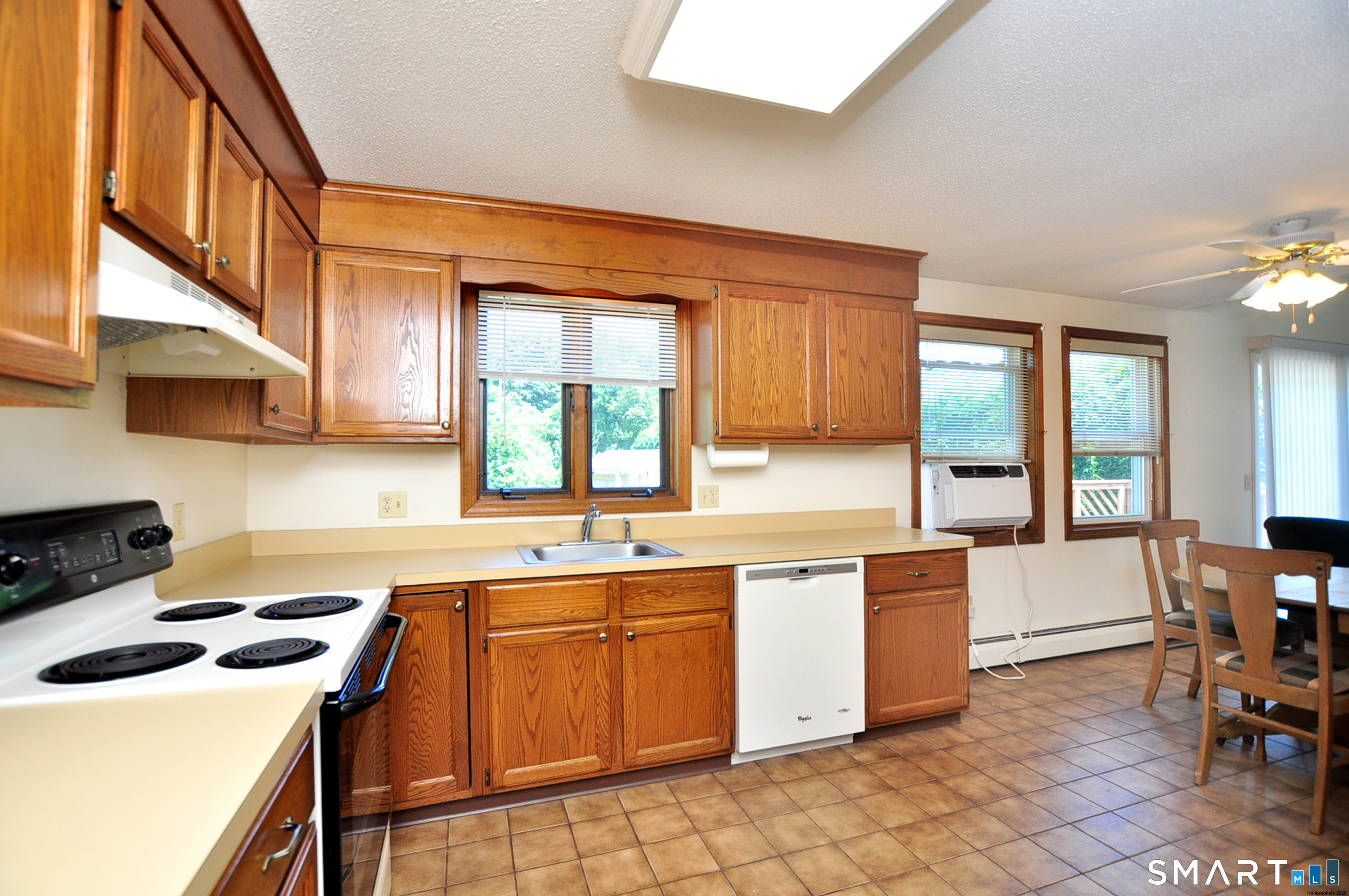 17 Carpenter Lane Windsor CT 06095