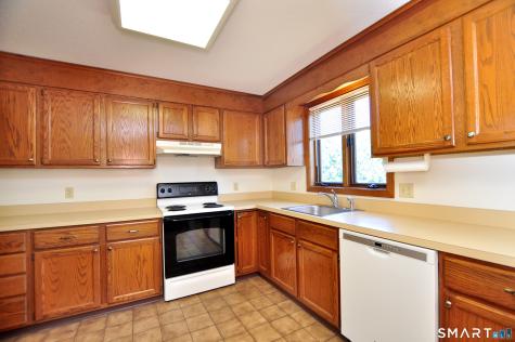 17 Carpenter Lane Windsor CT 06095