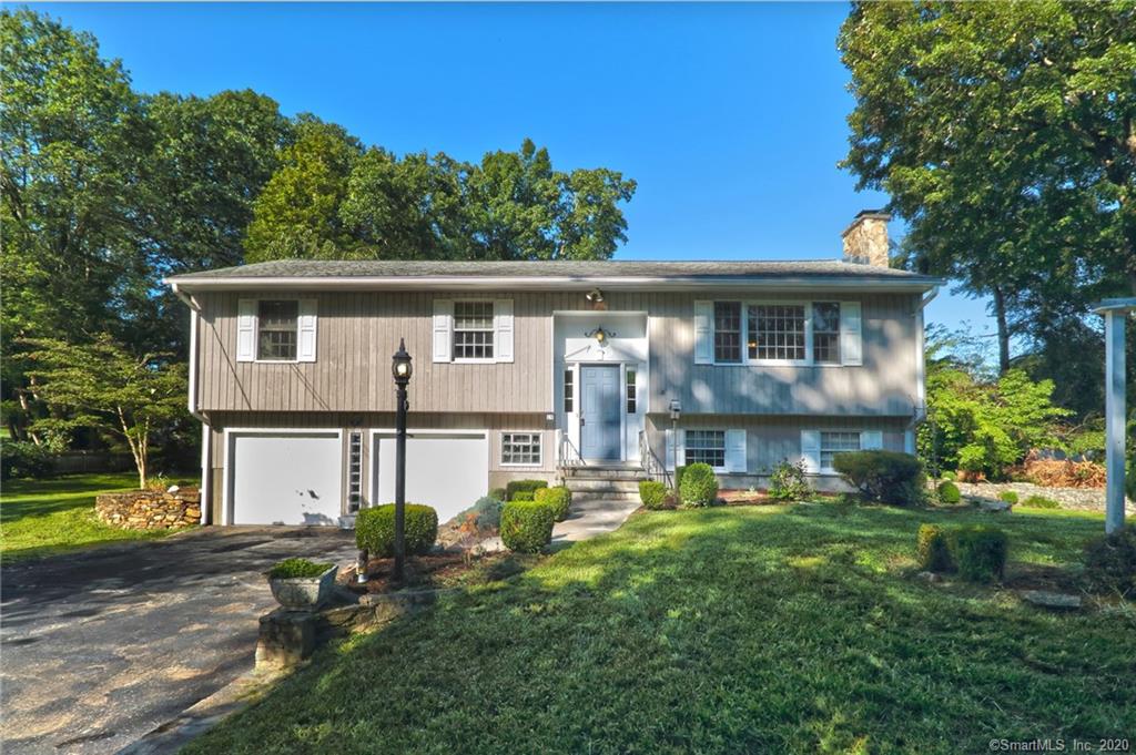 19 Woodfield Drive Trumbull CT 06611