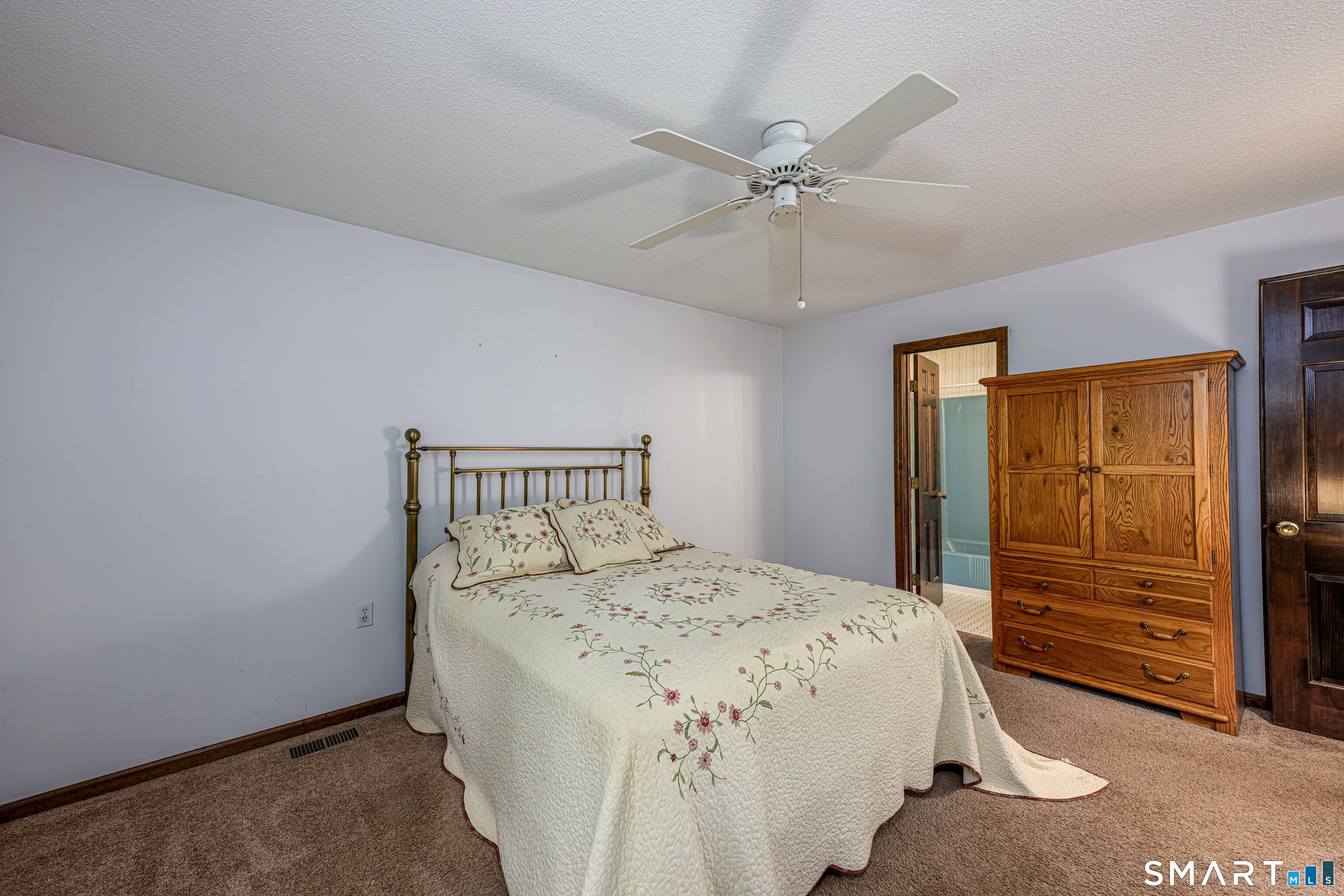 311 Twin Lakes Road North Branford CT 06471