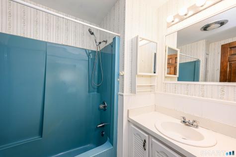 311 Twin Lakes Road North Branford CT 06471