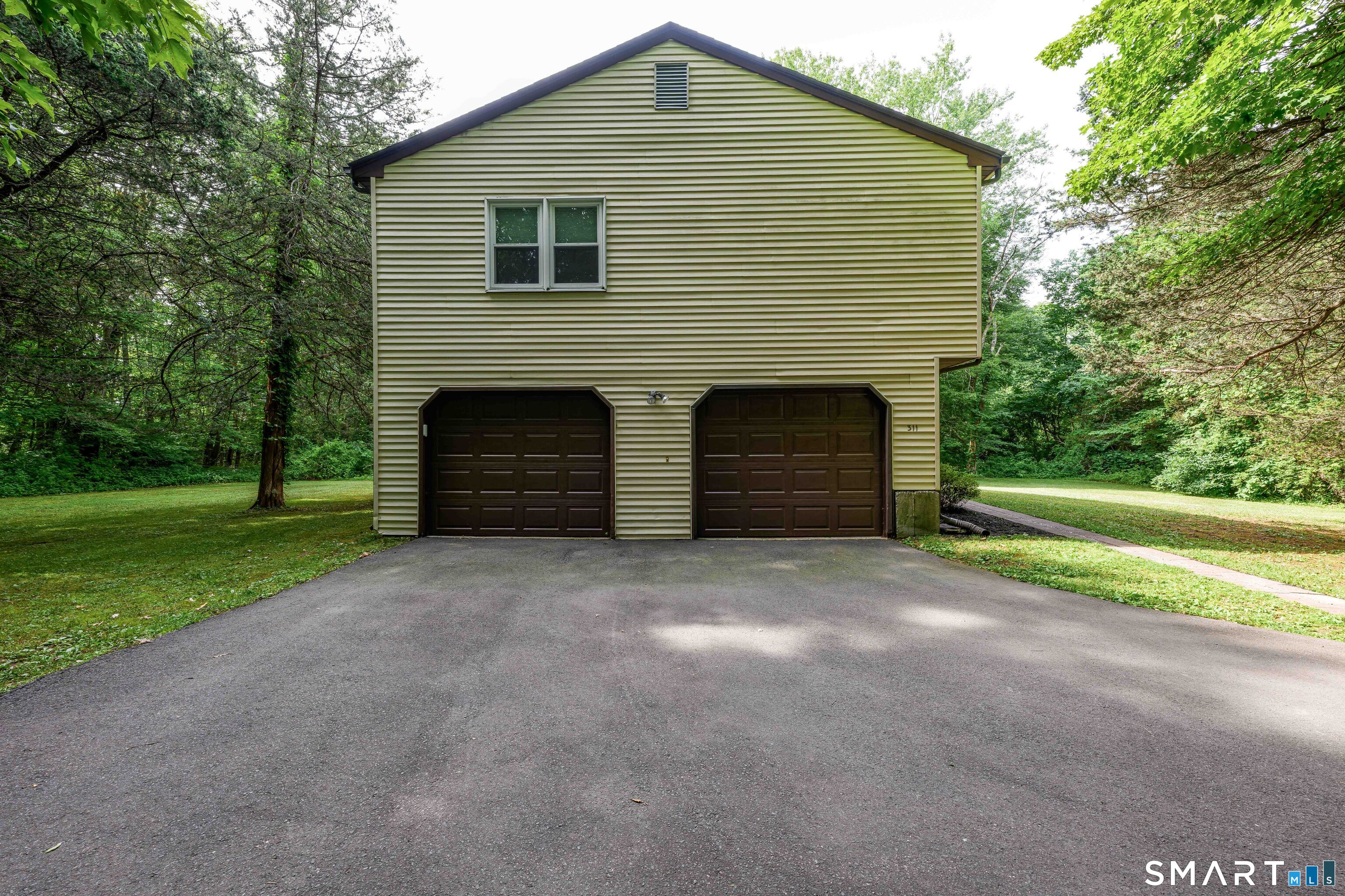 311 Twin Lakes Road North Branford CT 06471