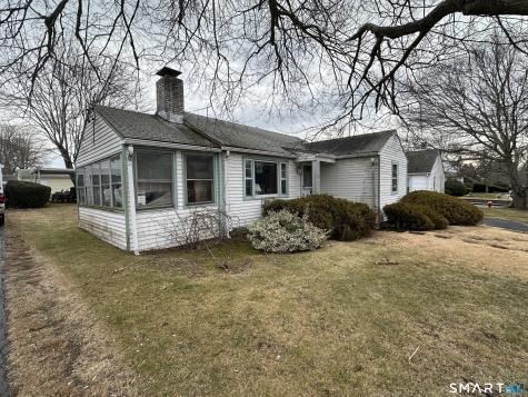 42 South Washington Avenue East Lyme CT 06357