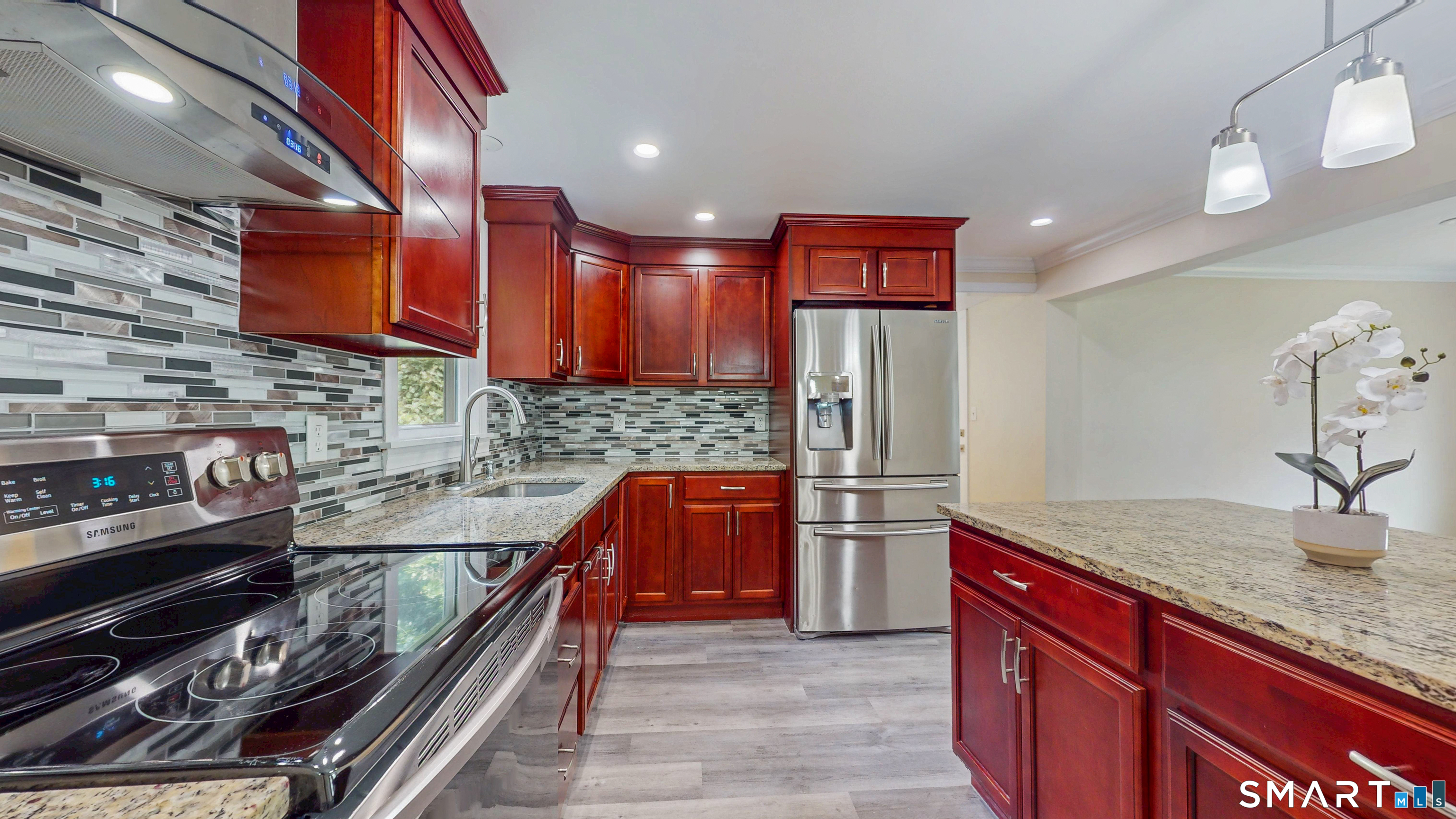 40 Union St Extension Enfield CT 06082