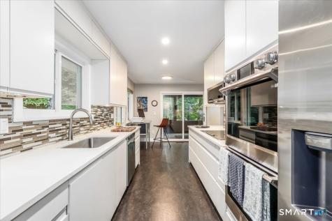177 Mamanasco Road Ridgefield CT 06877