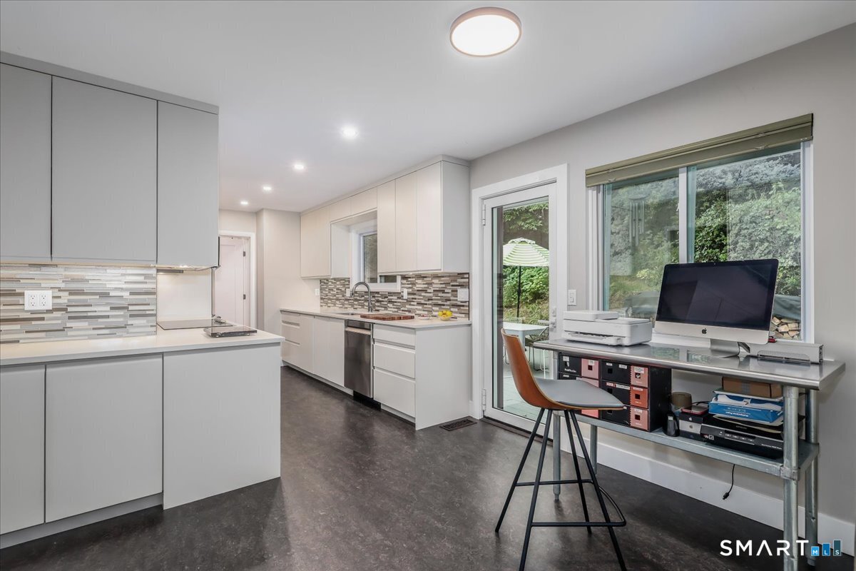 177 Mamanasco Road Ridgefield CT 06877