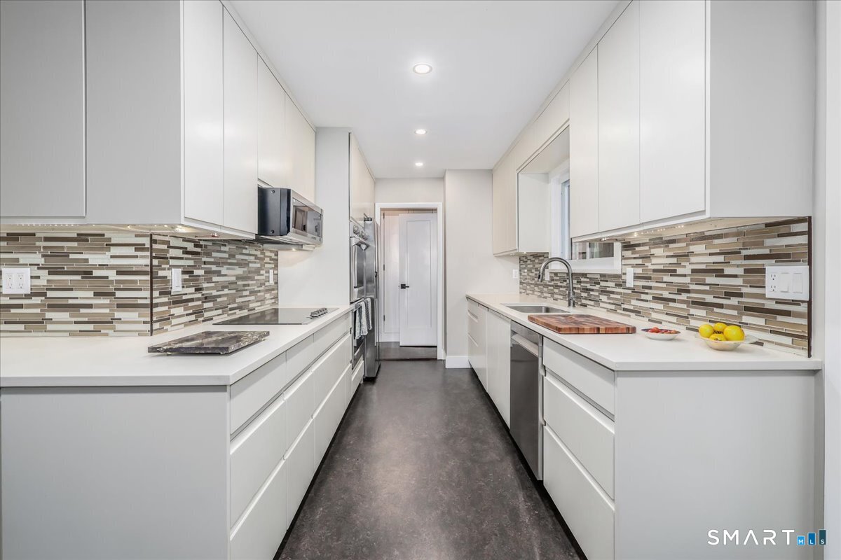 177 Mamanasco Road Ridgefield CT 06877