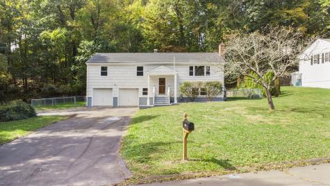 284 Wintergreen Avenue Hamden CT 06514