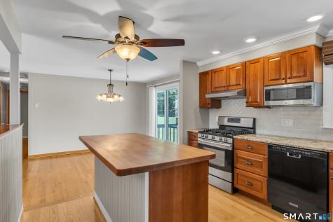 9 Robin Drive East Haven CT 06513