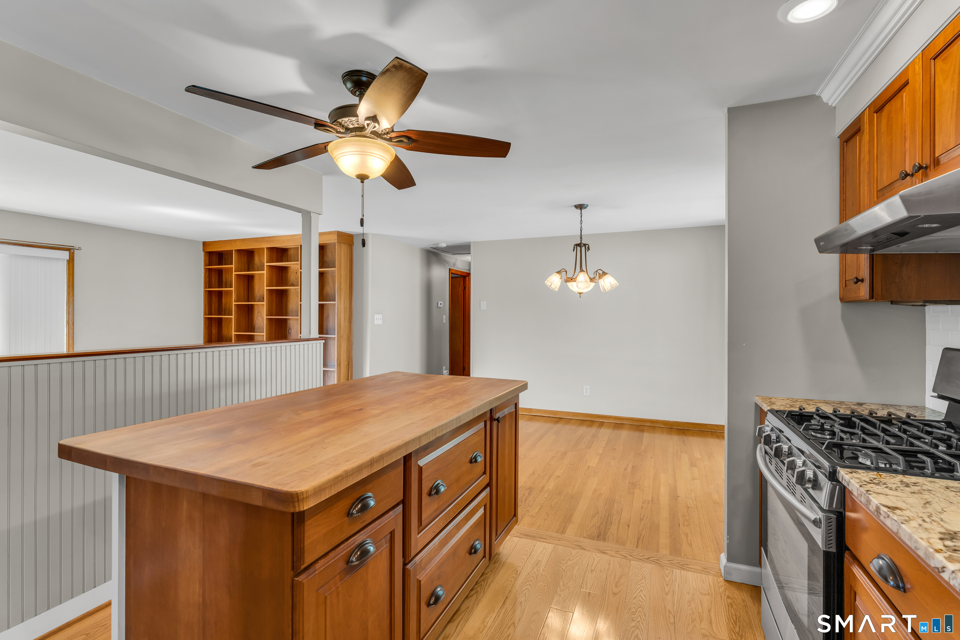 9 Robin Drive East Haven CT 06513