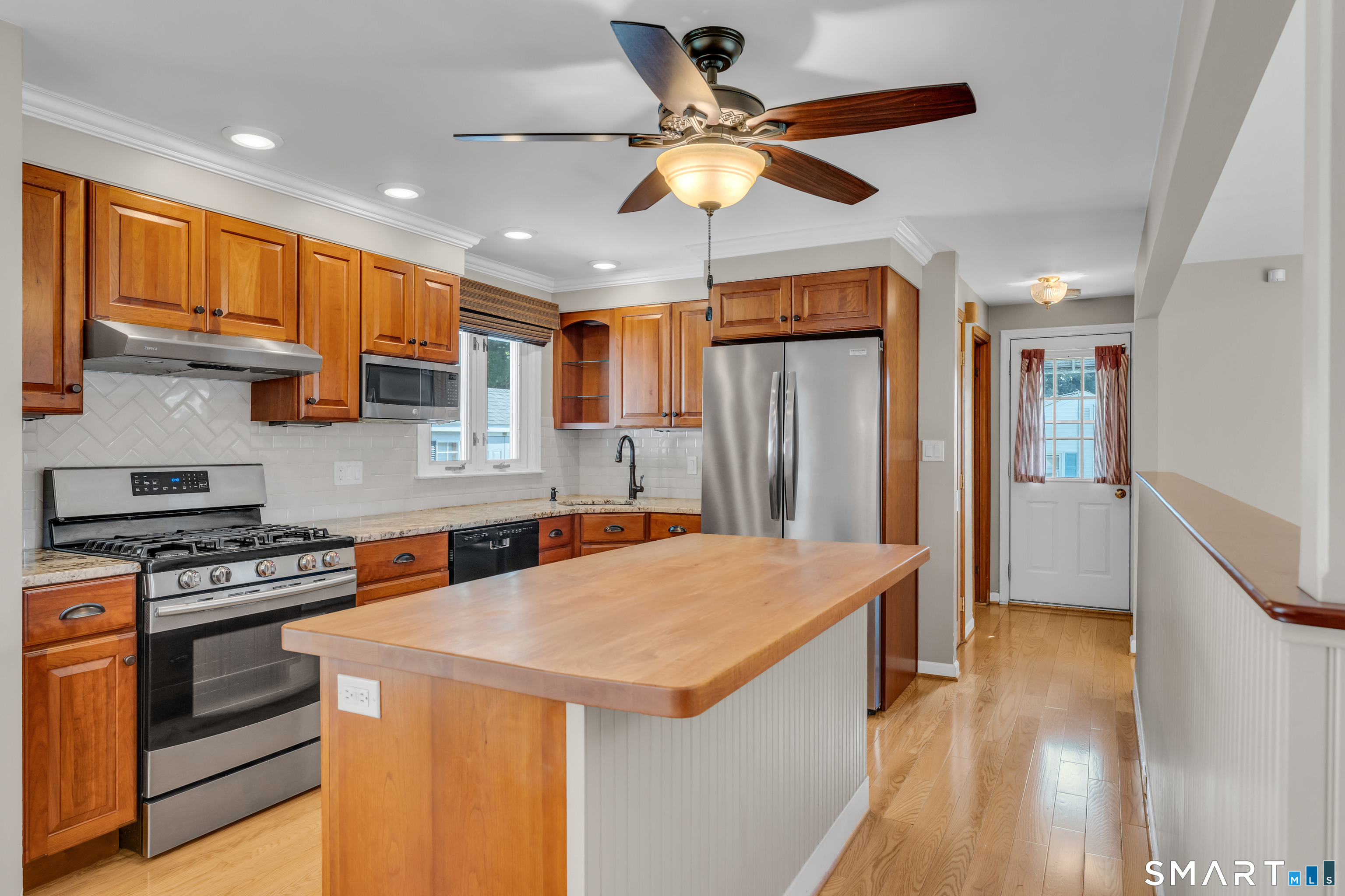 9 Robin Drive East Haven CT 06513